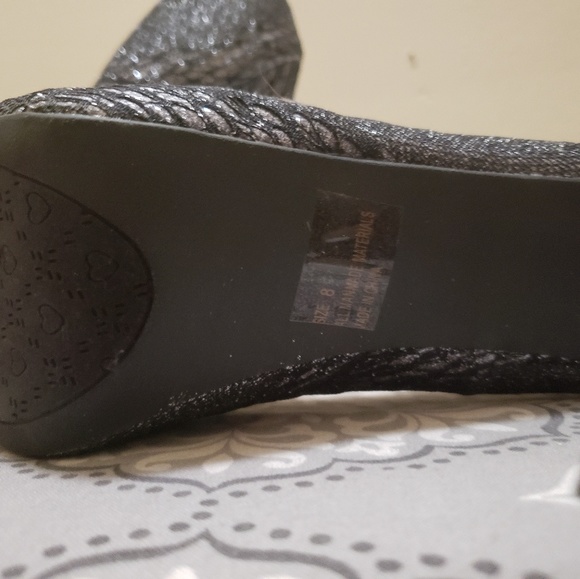 Heels - Picture 4 of 4